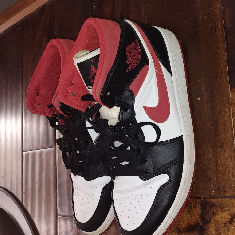 Jordan Black and Red Athletic Sneakers - Picture 3 of 6